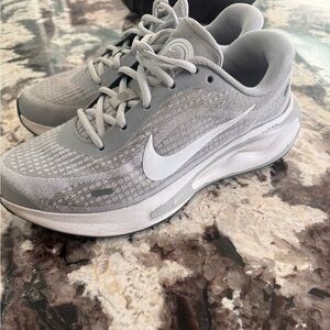 Nike Journey Run Men's Road Running Shoes GUC